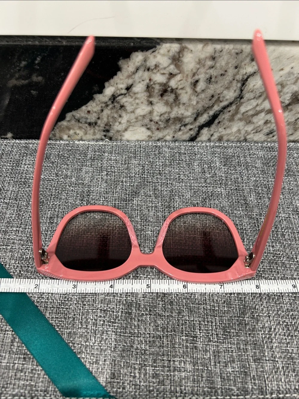 Diff Eyewear Matte Pink Cat-Eye Sunglasses with Gradient Lenses